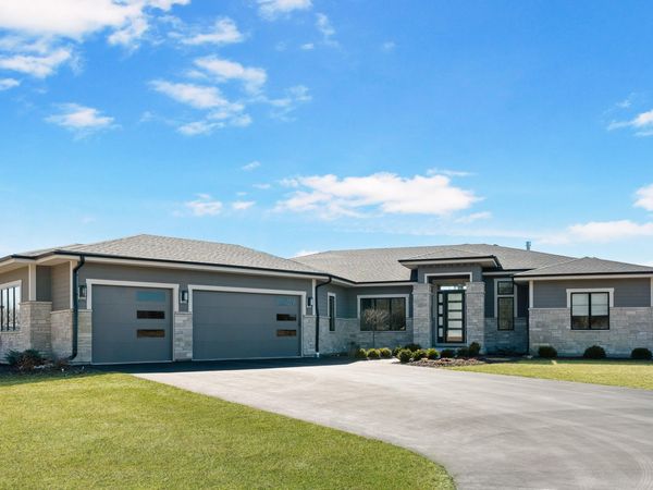 S17W30381 Hazeltine Ct, Genesee, WI 53188