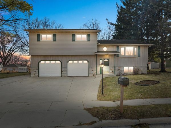 609 Clinton St, Horicon, WI 53032