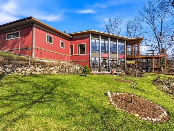 621 Violet Ct, Richfield, WI 53017