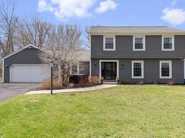 11227 N Bobolink Ln, Mequon, WI 53092