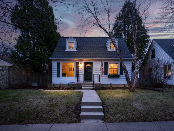 8011 W Center St, Milwaukee, WI 53222