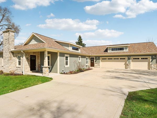 4780 Meadow Vw E, Brookfield, WI 53005