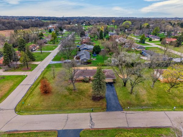 4325 N 142nd St, Brookfield, WI 53005