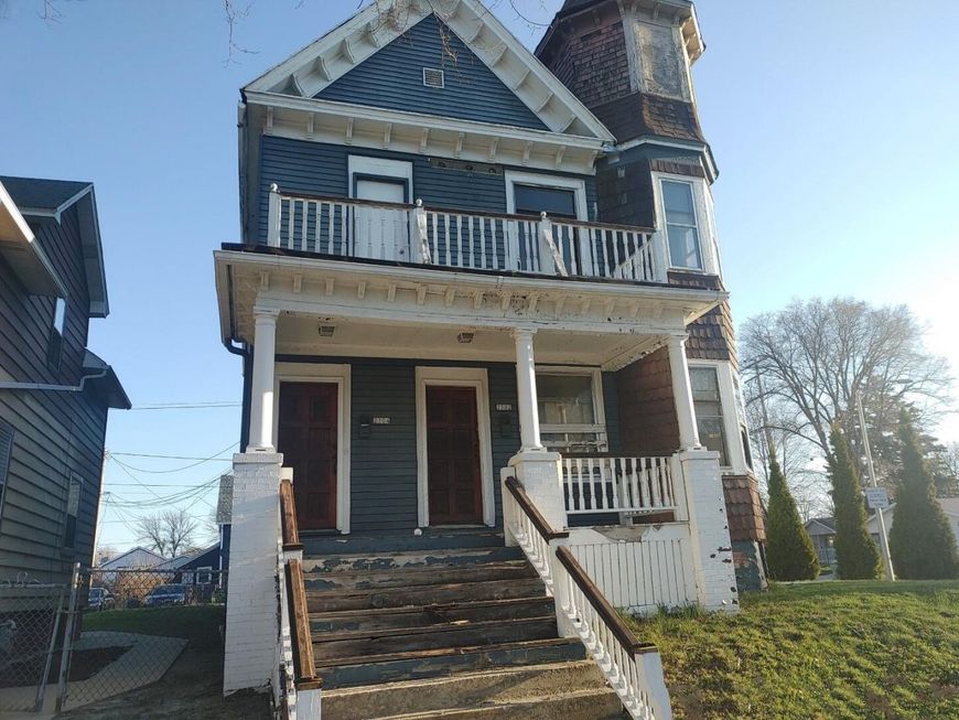 Main Photo