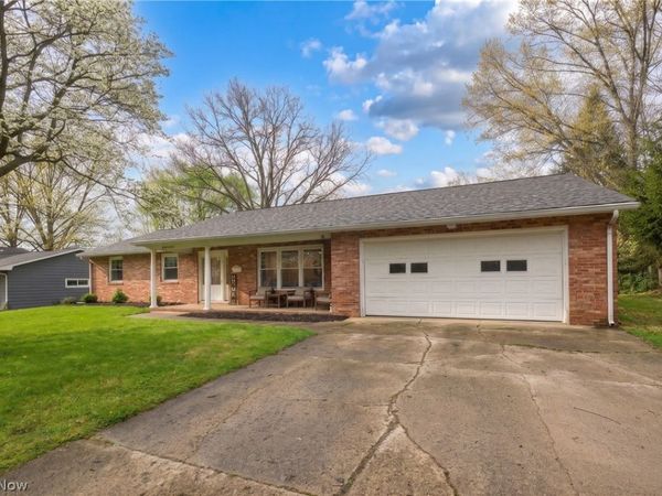 819 E 5th Street , Dover, OH 44622