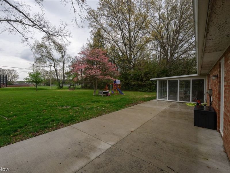 819 E 5th Street, Dover, OH 44622 Photo 4