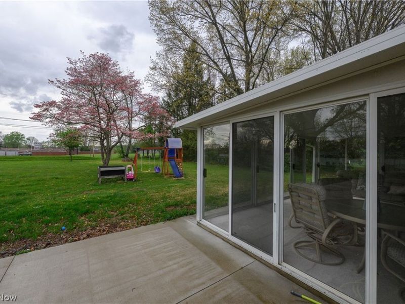 819 E 5th Street, Dover, OH 44622 Photo 5