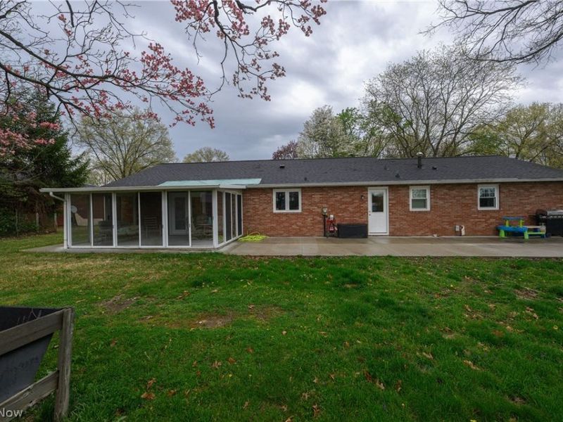 819 E 5th Street, Dover, OH 44622 Photo 8