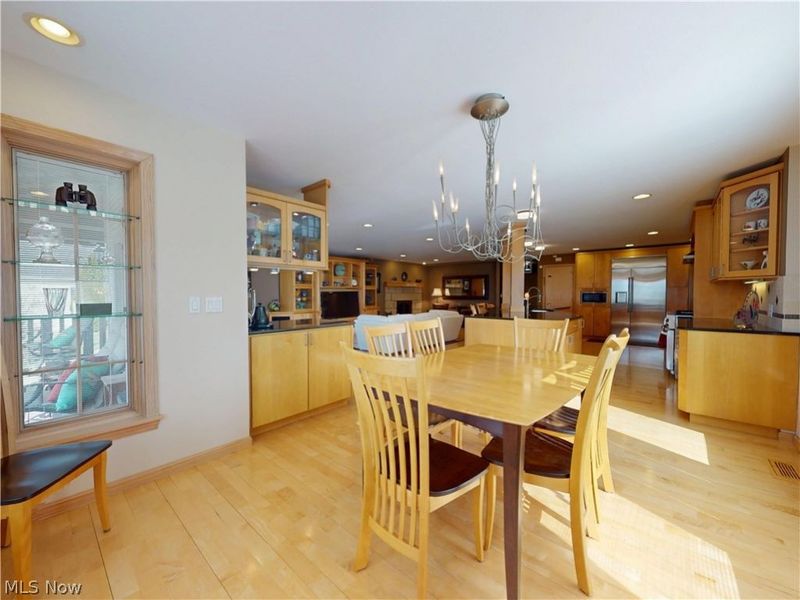 7885 Pear Tree Drive, Chesterland, OH 44026 Photo 12