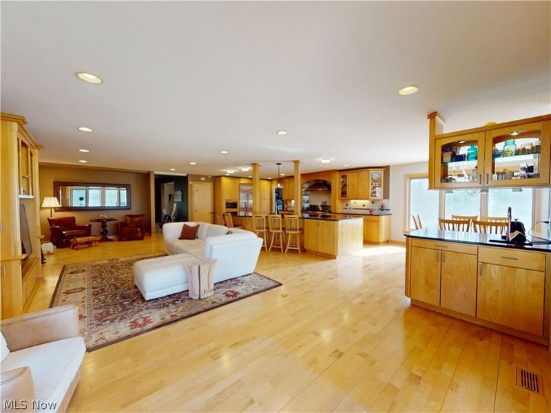 7885 Pear Tree Drive, Chesterland, OH 44026 Photo 13