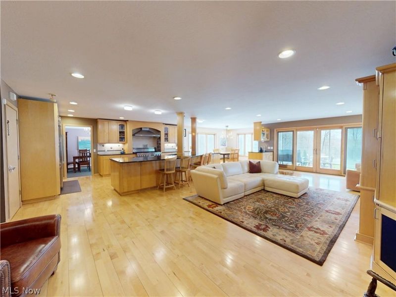 7885 Pear Tree Drive, Chesterland, OH 44026 Photo 17