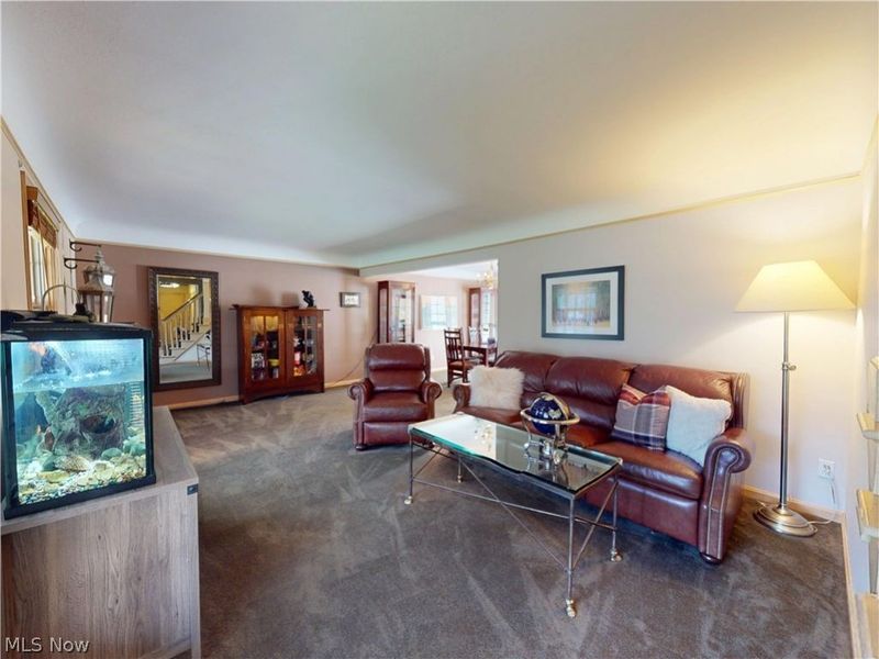 7885 Pear Tree Drive, Chesterland, OH 44026 Photo 3