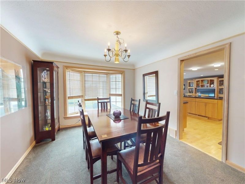 7885 Pear Tree Drive, Chesterland, OH 44026 Photo 5