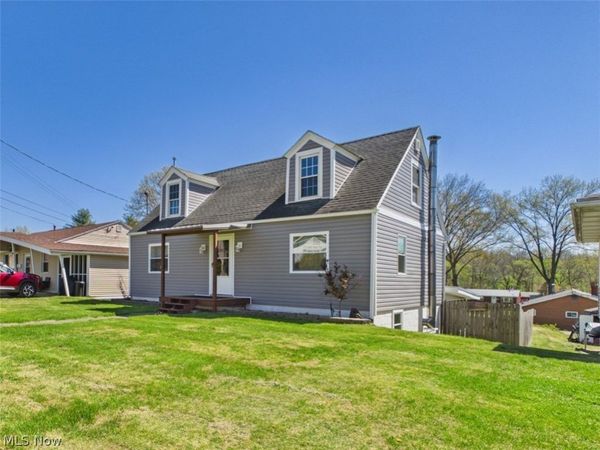 2702 Cleveland Avenue , Parkersburg, WV 26104