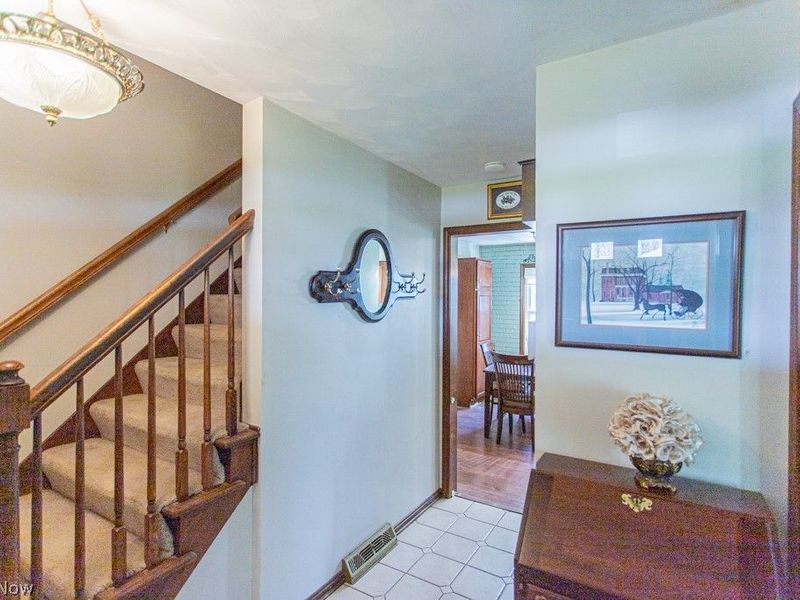 733 Squirrel Hill Court, Boardman, OH 44512 Photo 9