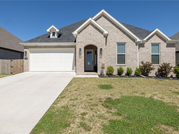 3402 E Greystone Drive, Fayetteville, AR 72764