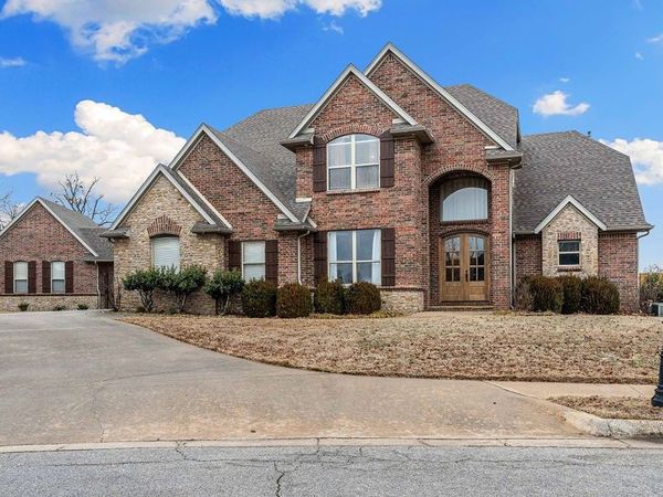 5079 S Strathmore Station Drive, Rogers, AR 72758