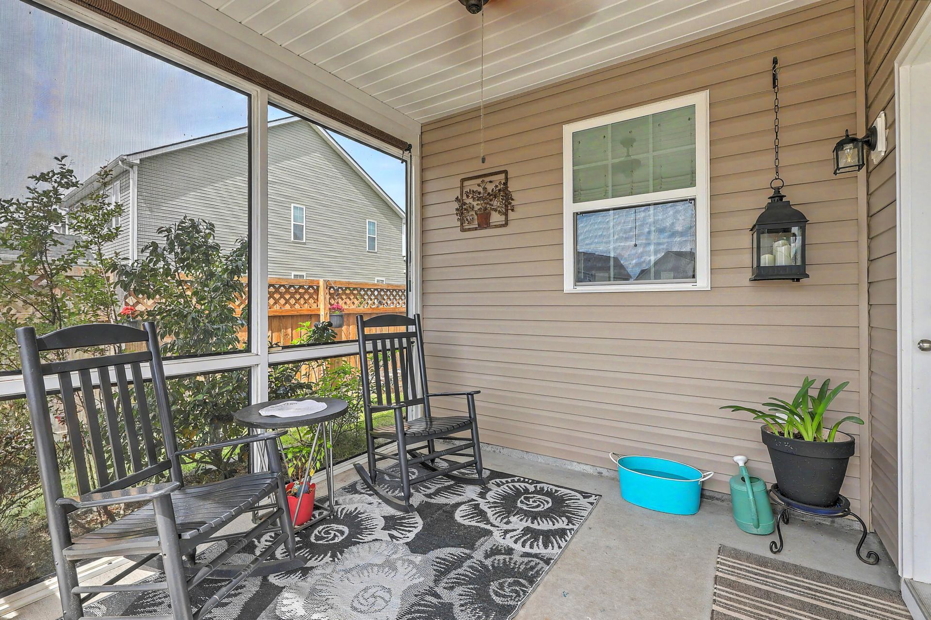 462 Spectrum Road Photo 10