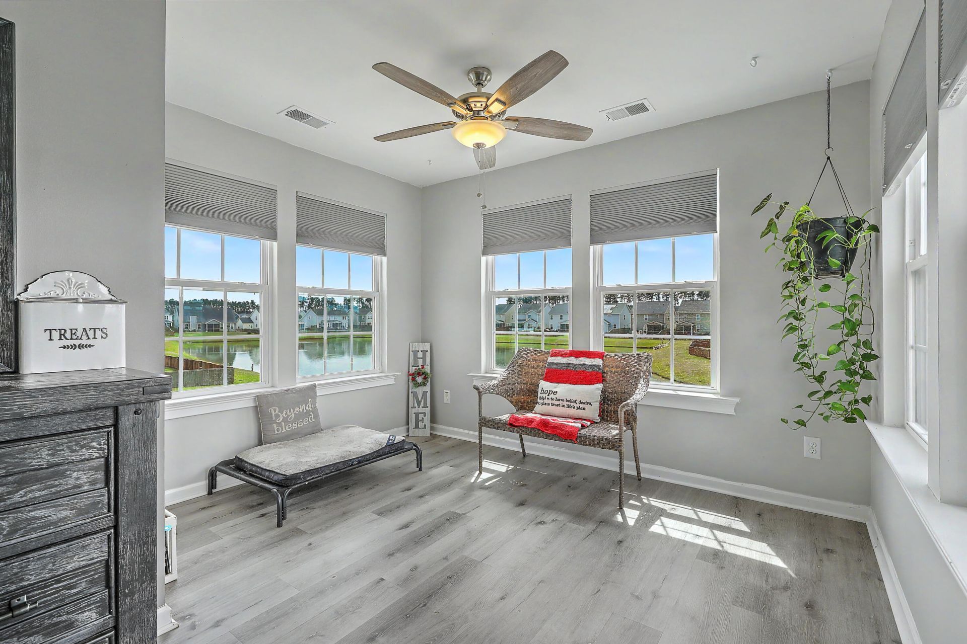 462 Spectrum Road Photo 24