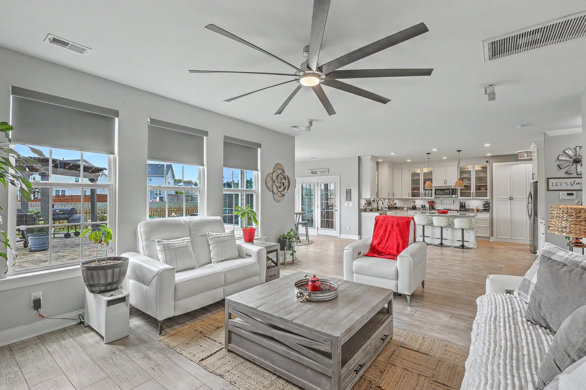 462 Spectrum Road Photo 8