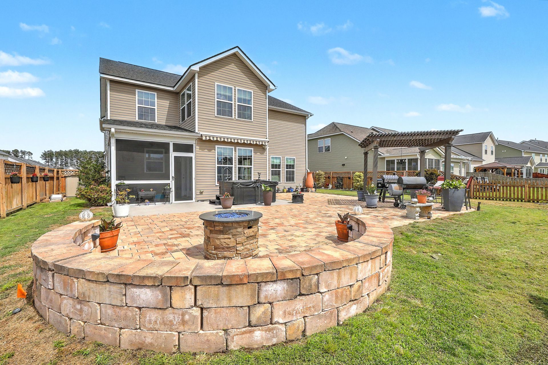 462 Spectrum Road Photo 9