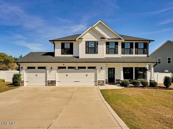 1800 Deerberry Court, Aberdeen, NC 28315