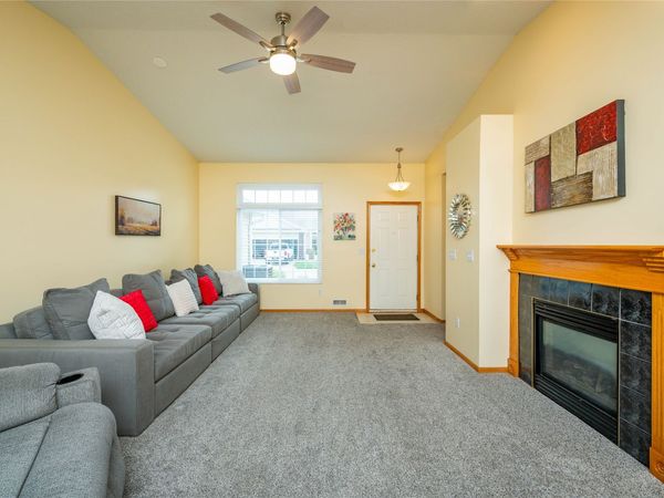 9513 Ironwood Lane, Johnston, IA 50131