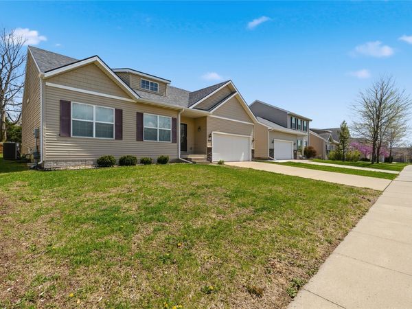 1717 90th Street, West Des Moines, IA 50266