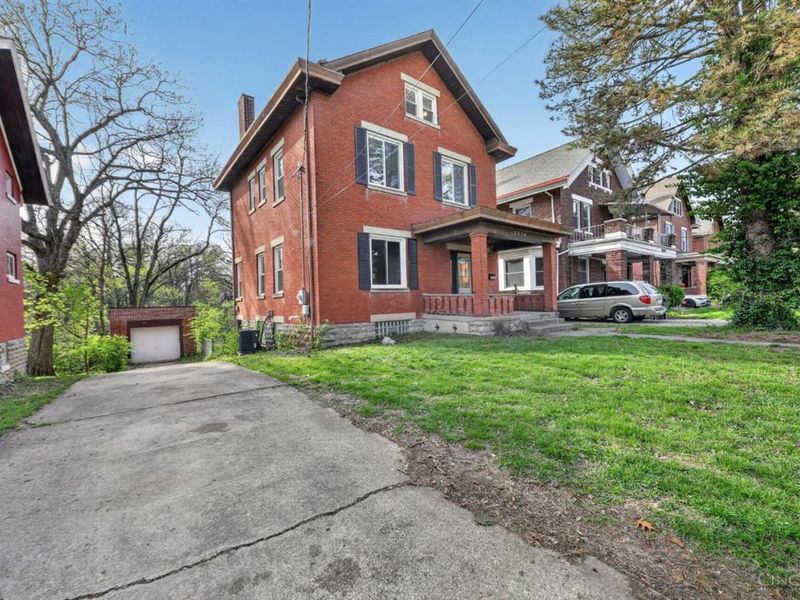 2525 Homestead Place, Cincinnati, OH 45211 Photo 2