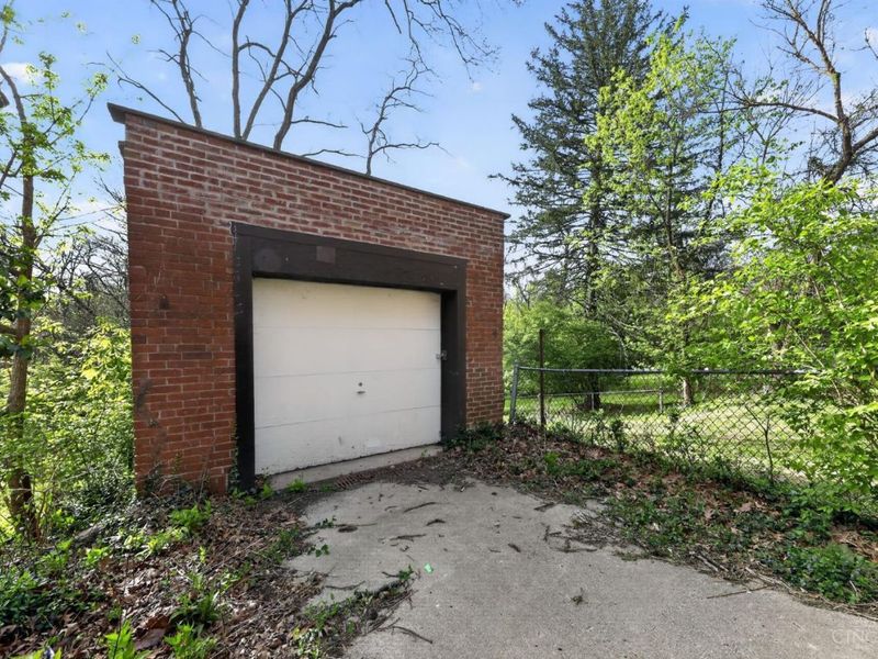 2525 Homestead Place, Cincinnati, OH 45211 Photo 29