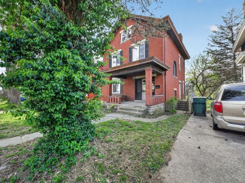 2525 Homestead Place, Cincinnati, OH 45211 Photo 3