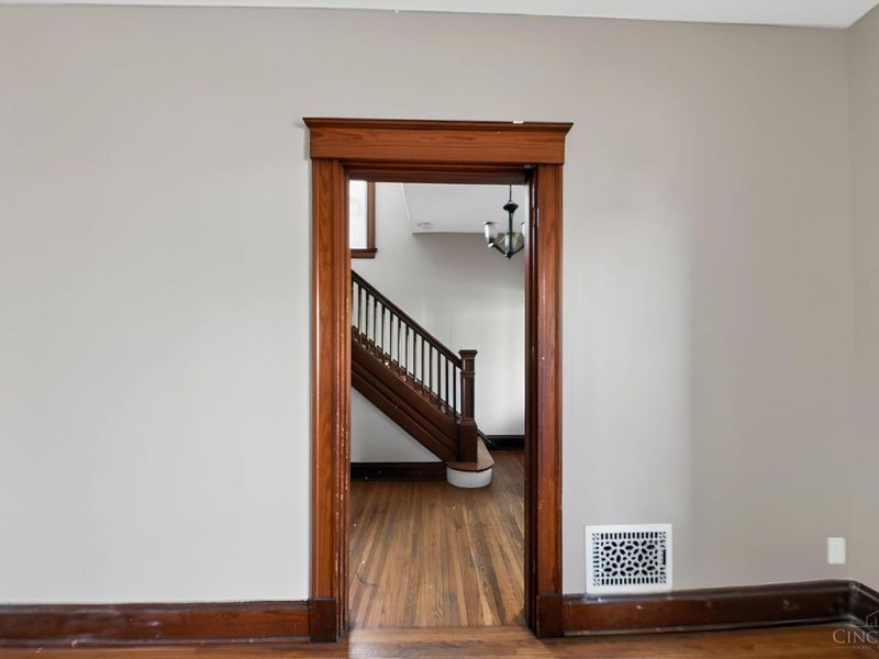 2525 Homestead Place, Cincinnati, OH 45211 Photo 6