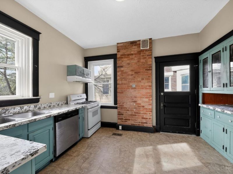 2525 Homestead Place, Cincinnati, OH 45211 Photo 8