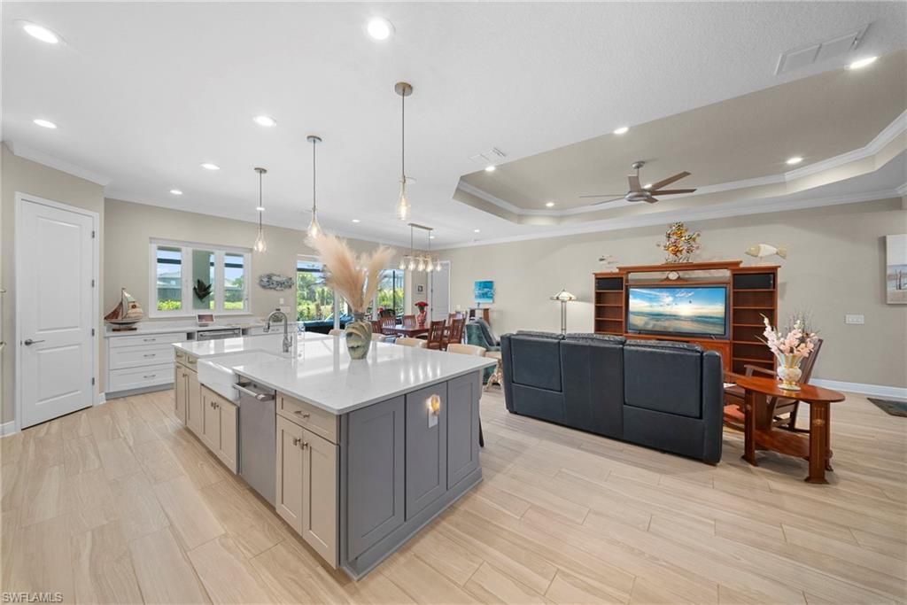 21244 Holmes Cir, Venice, FL 34293 Photo