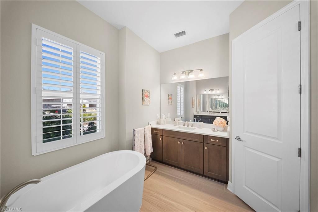 21244 Holmes Cir, Venice, FL 34293 Photo