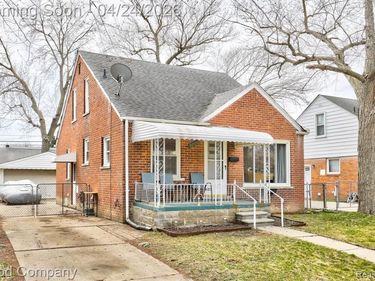 20420 Roscommon Street, Harper Woods, MI 48225