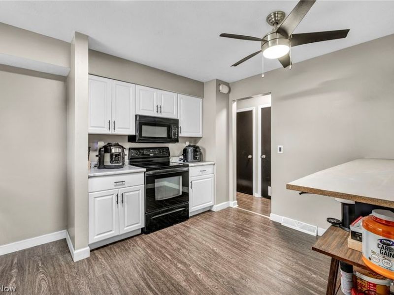 871 Marcie Drive, Cleveland, OH 44109 Photo 13