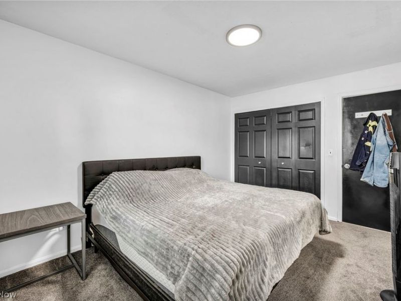 871 Marcie Drive, Cleveland, OH 44109 Photo 16