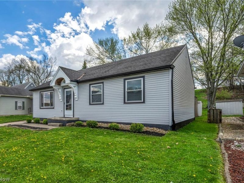 871 Marcie Drive, Cleveland, OH 44109 Photo 3