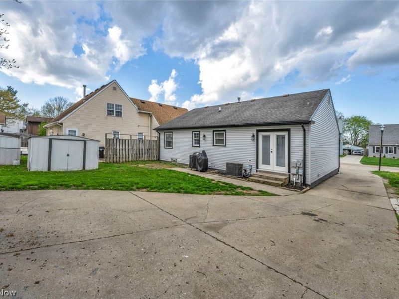 871 Marcie Drive, Cleveland, OH 44109 Photo 39