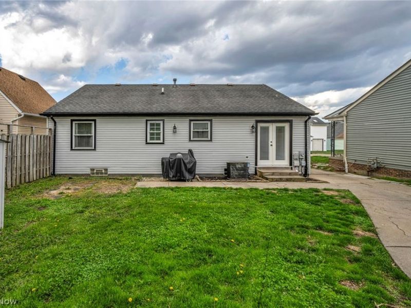 871 Marcie Drive, Cleveland, OH 44109 Photo 41