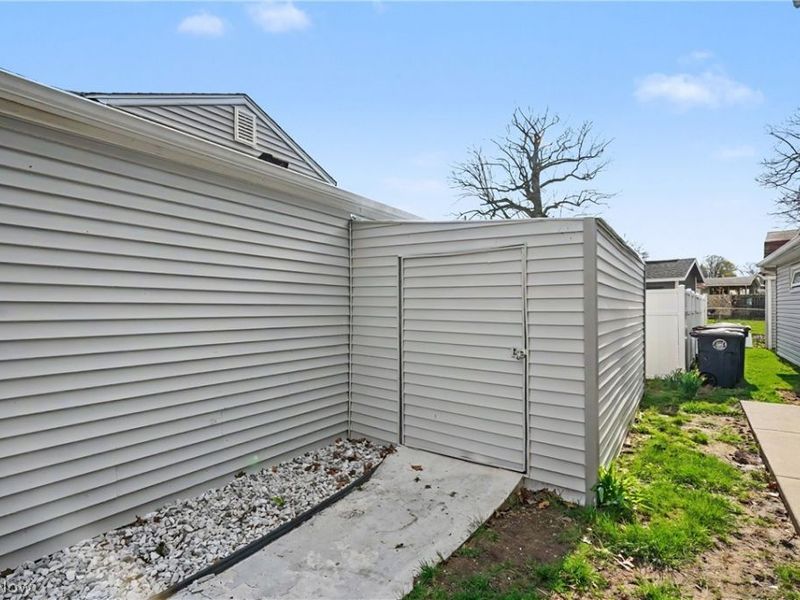 341 Stanford Street, Akron, OH 44314 Photo 18