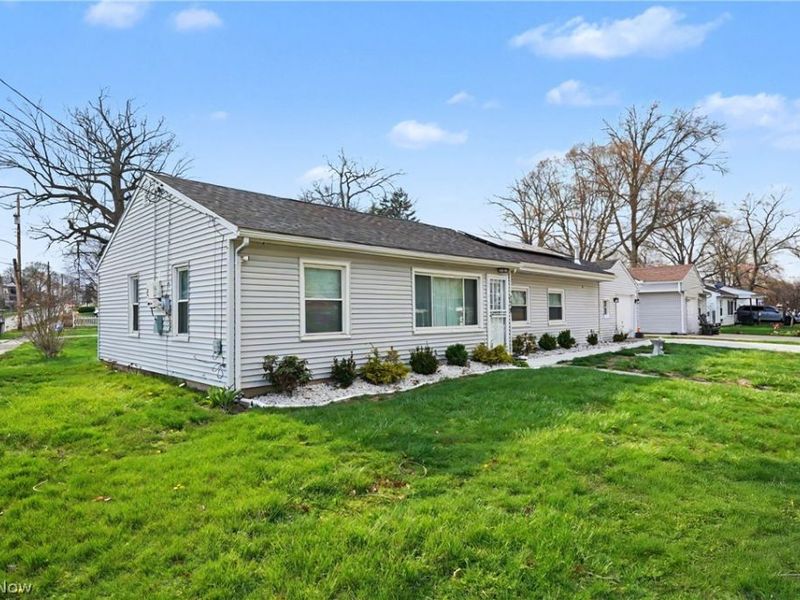 341 Stanford Street, Akron, OH 44314 Photo 2