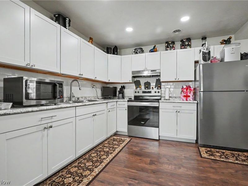 341 Stanford Street, Akron, OH 44314 Photo 4