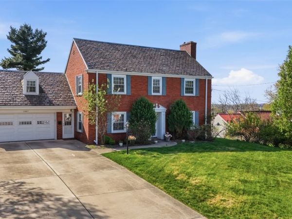1067 Blackridge Dr, Pittsburgh, PA 15235