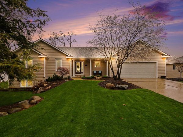 1899 Cedar Tree Drive, Jenison, MI 49428