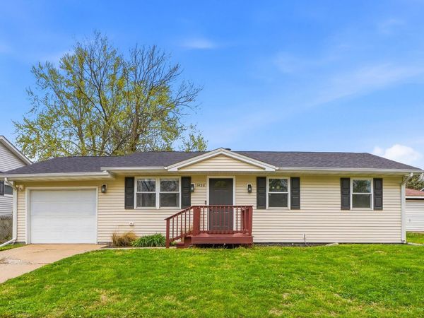 1428 Parkway Drive, Burlington, IA 52601