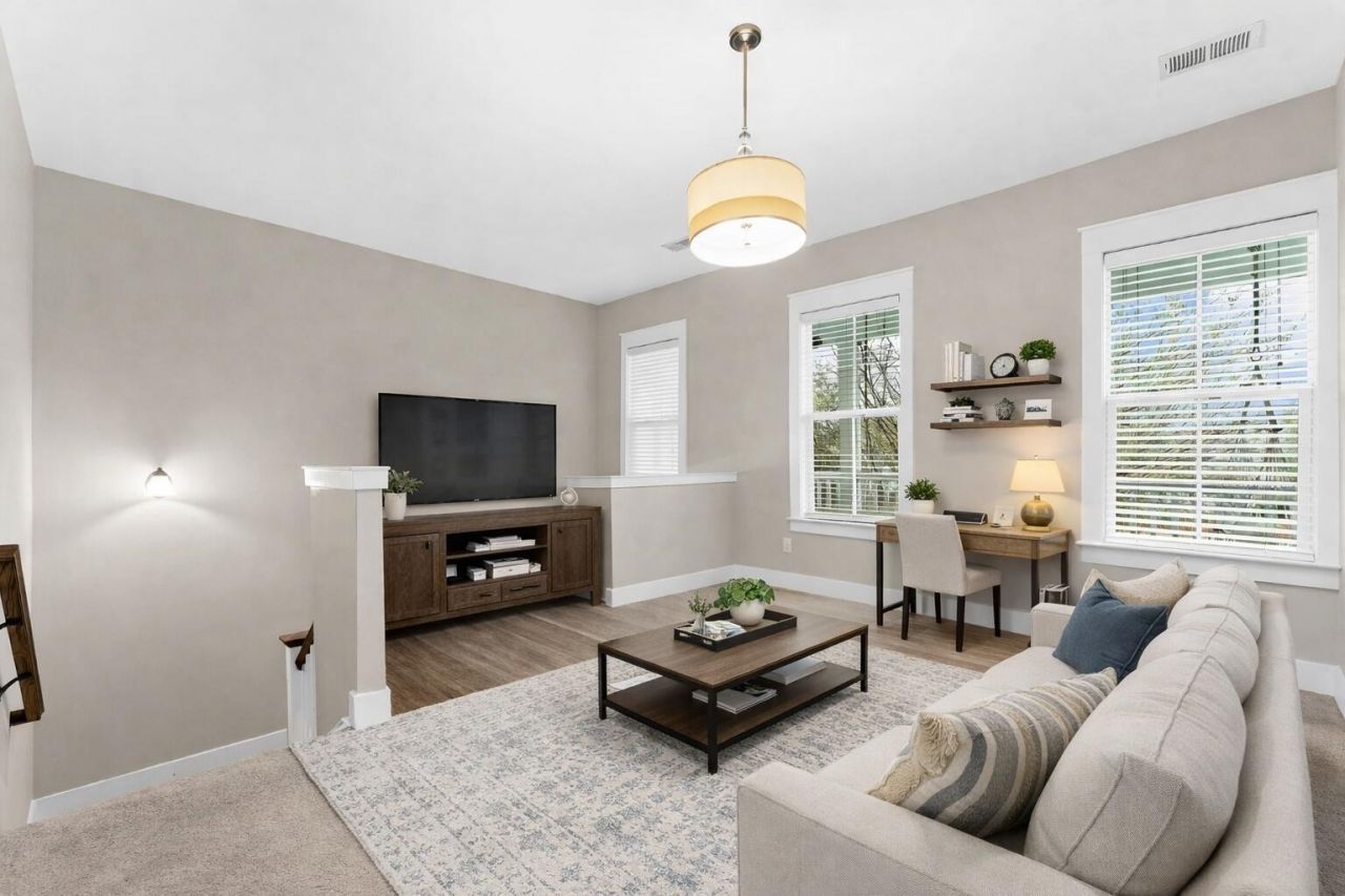 232 Summers Drive Photo 8