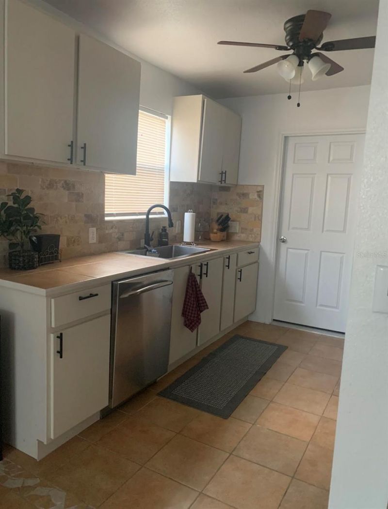 2810 2nd Avenue S, Unit B, Saint Petersburg, FL 33712 Photo