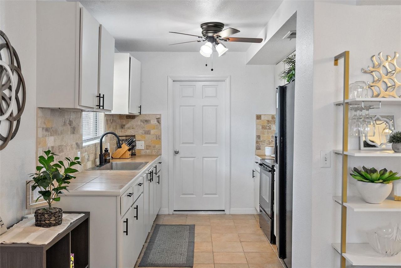 2810 2nd Avenue S, Unit B, Saint Petersburg, FL 33712 Photo